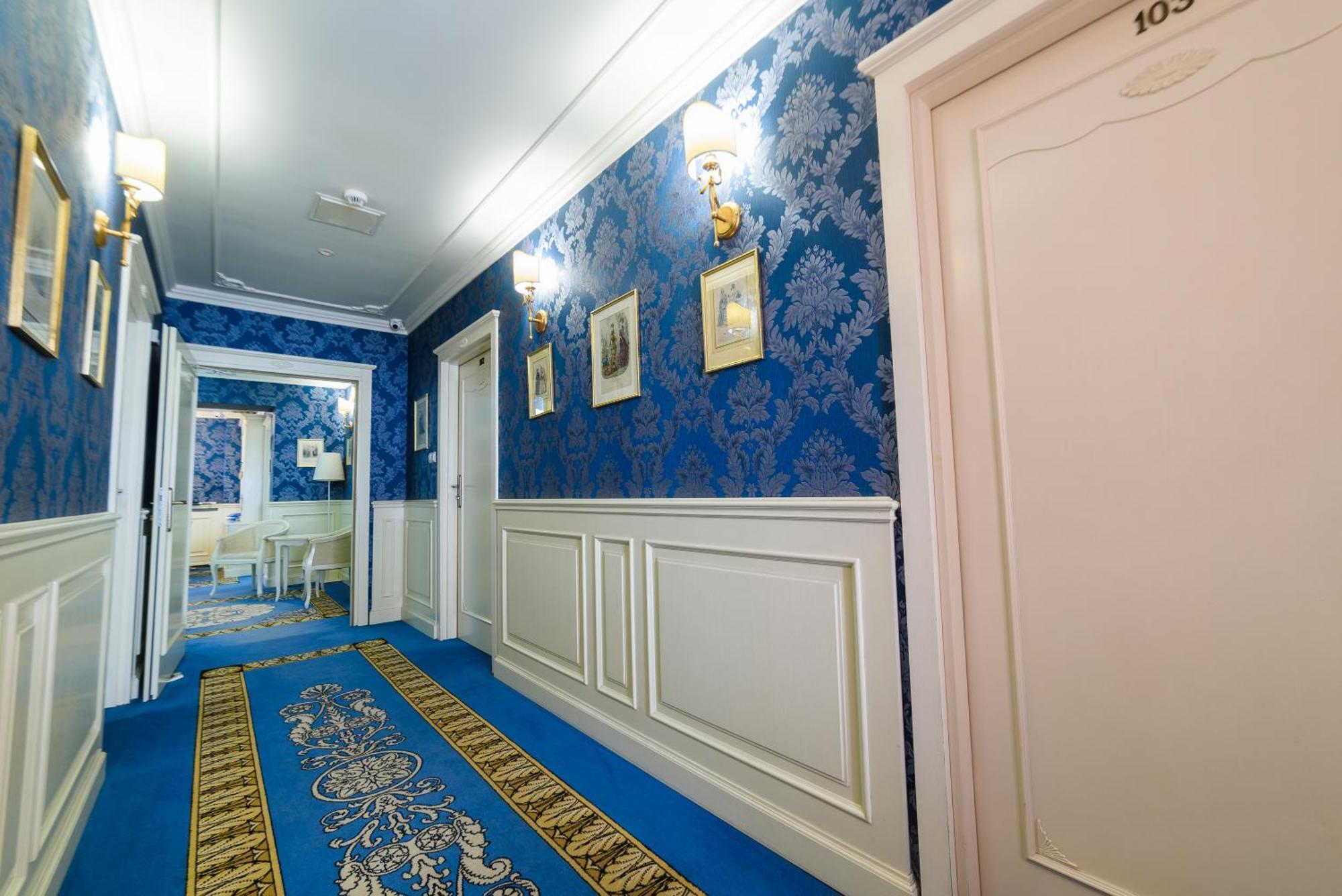Ambasadorski Hotel