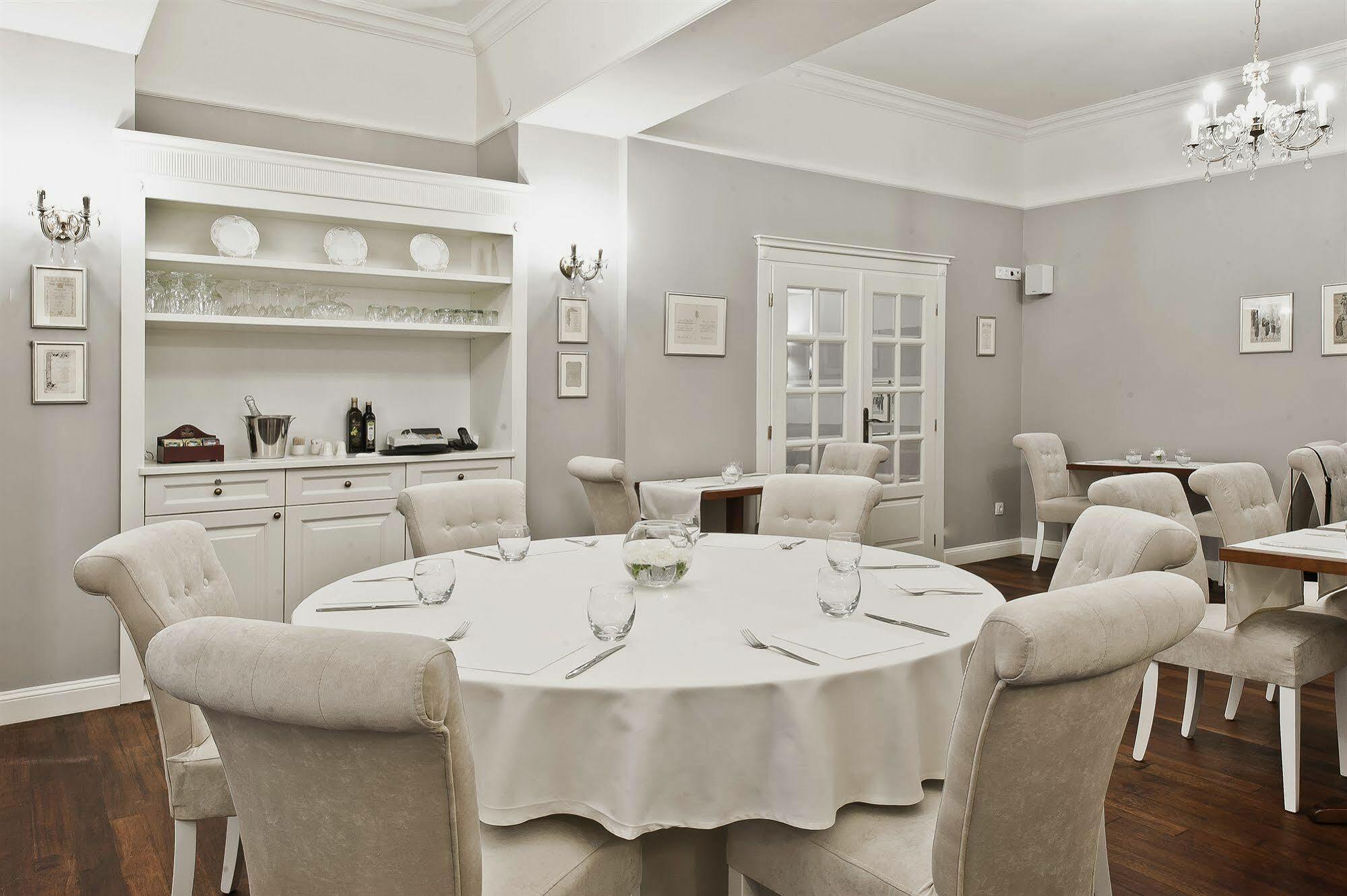Ambasadorski Hotel 3*